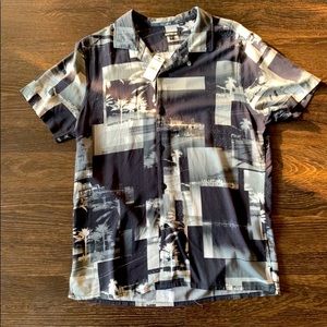 Express shirt. Excellent used condition.